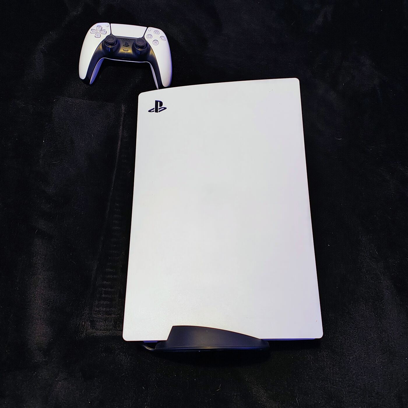 PlayStation 5 (Digital Edition) + Controller