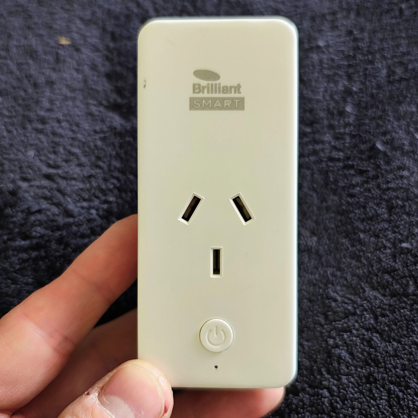 Brilliant Smart 21884 WiFi Wall Plug with USB