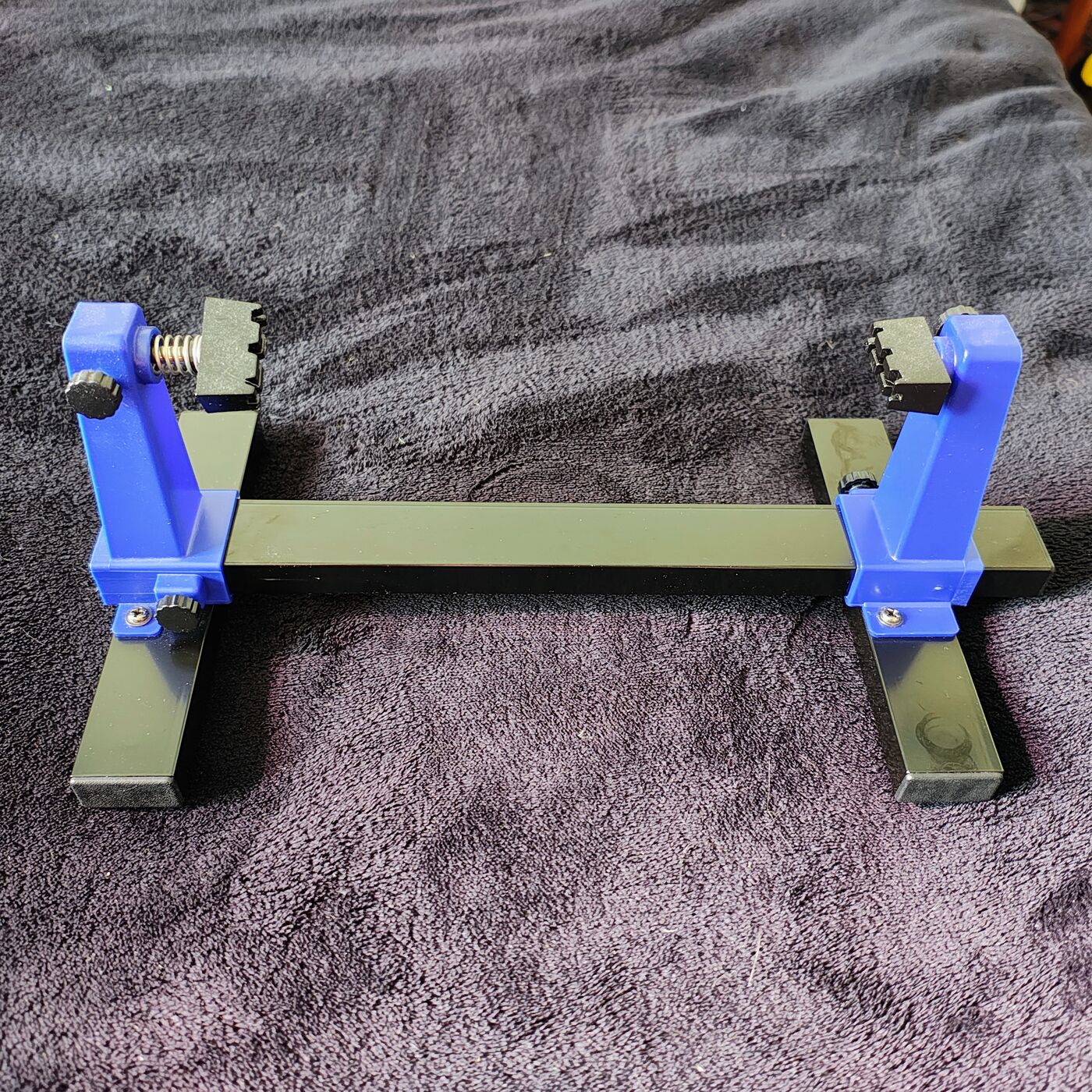 Desktop PCB Holder with Adjustable Angle