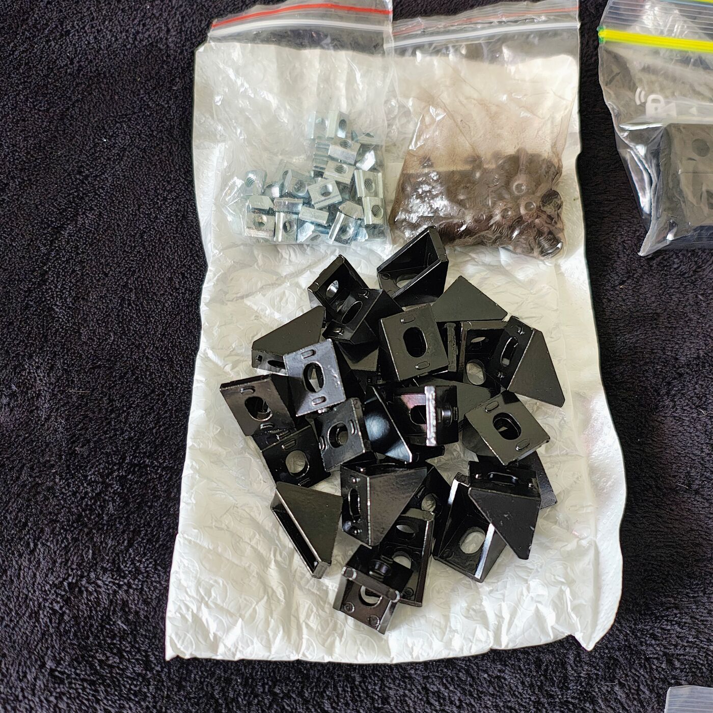 2020 Aluminium Extrusion Hardware — Corner Brackets, Cube Connectors, T-Nuts, Bolts & Wrenches